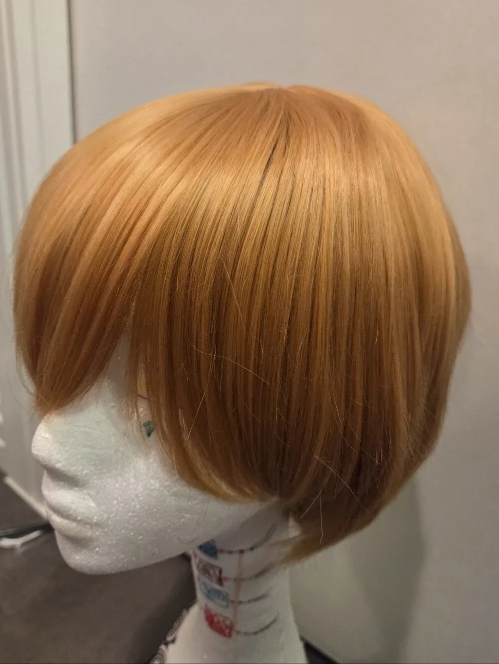 Arda Wigs short blonde